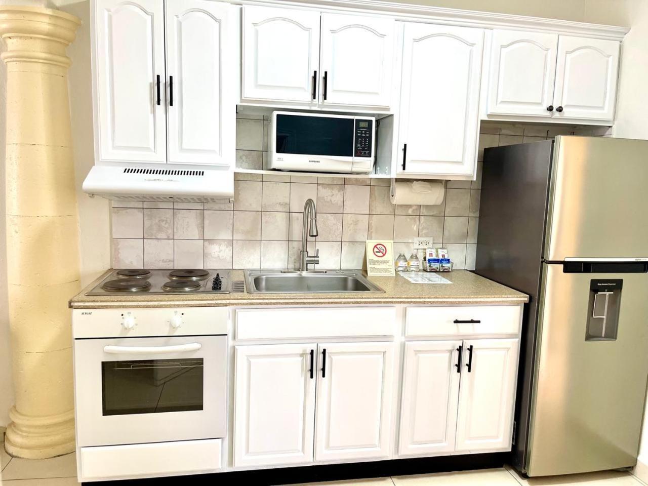 Baker'S Suites Simpson Bay Bagian luar foto